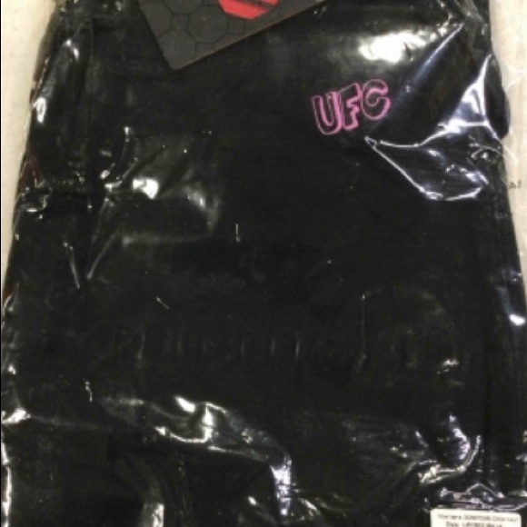 UFC (MMA) Downtown Crop/Capri Workout Pant-Black M - Picture 2 of 6